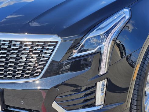 New 2026 Cadillac XT5 Luxury image 10