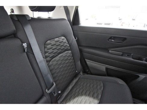 New 2025 Nissan Pathfinder SV image 12