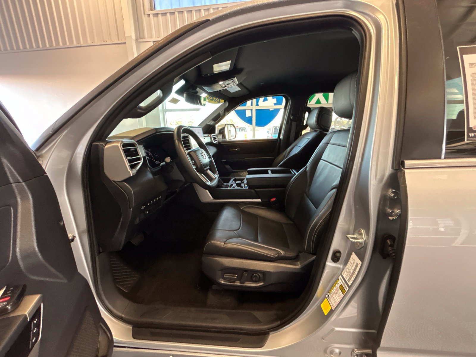 Used 2026 Toyota Tundra Limited AWD/4WD image 15