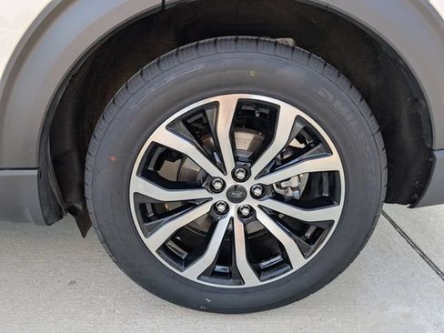 Used 2025 Ford Explorer ST-Line w/ Premium Package RWD image 9