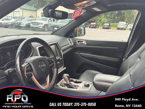Used 2017 Jeep Grand Cherokee Limited AWD/4WD image 10