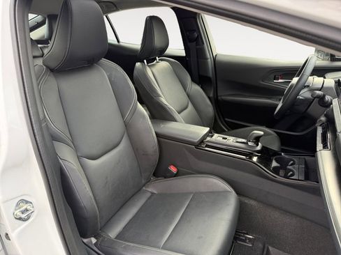 Certified 2025 Toyota Prius AWD image 18