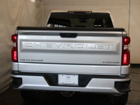Used 2020 Chevrolet Silverado 1500 Custom w/ Custom Value Package AWD/4WD image 6