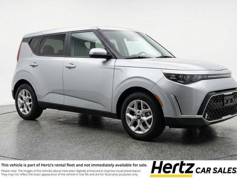 Used 2025 Kia Soul LX w/ LX Technology Package FWD image 1