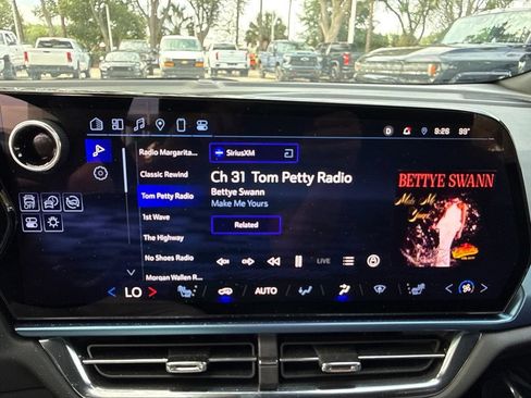 Used 2025 Chevrolet Equinox EV LT w/ Convenience Package FWD image 65