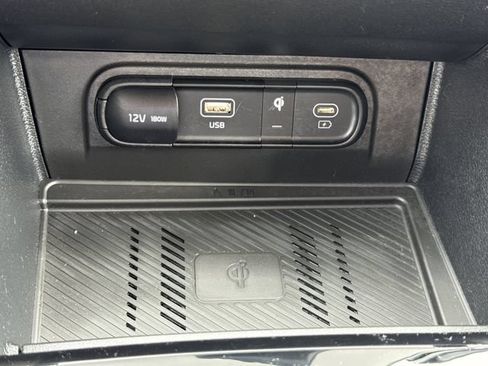 Used 2025 Kia Sportage EX FWD image 23