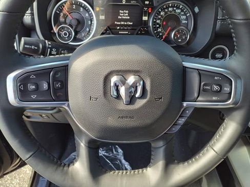Used 2022 RAM 1500 Laramie AWD/4WD image 18