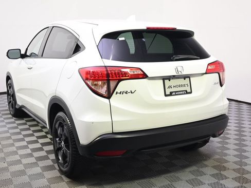 Used 2018 Honda HR-V EX image 3