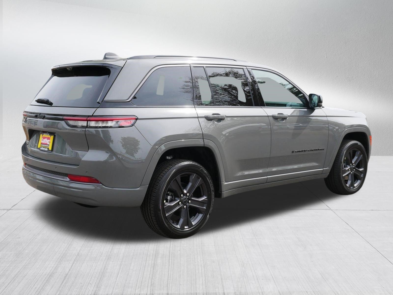 New 2027 Jeep Grand Cherokee Limited AWD/4WD image 7