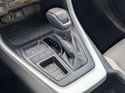 Used 2025 Toyota RAV4 XLE Premium image 26