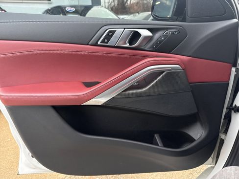 Used 2022 BMW X6 xDrive40i w/ M Sport Package image 27