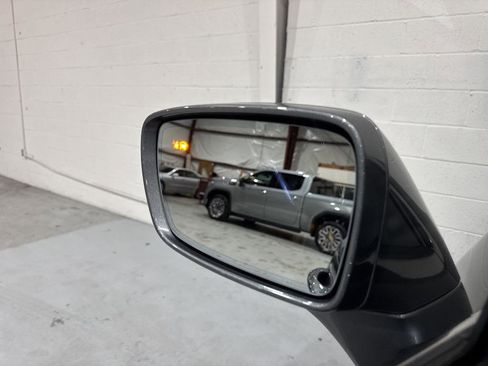 Used 2019 Buick Enclave Essence image 25