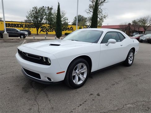 Used 2023 Dodge Challenger SXT image 6