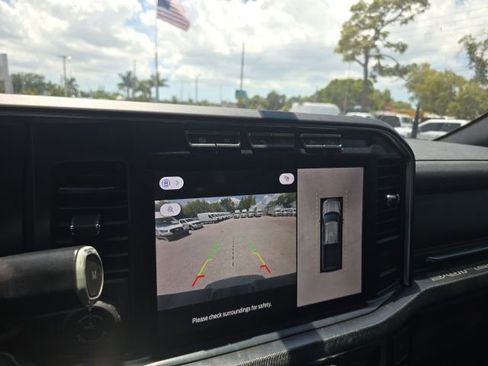 Used 2023 Ford F350 4x4 Crew Cab Super Duty image 17