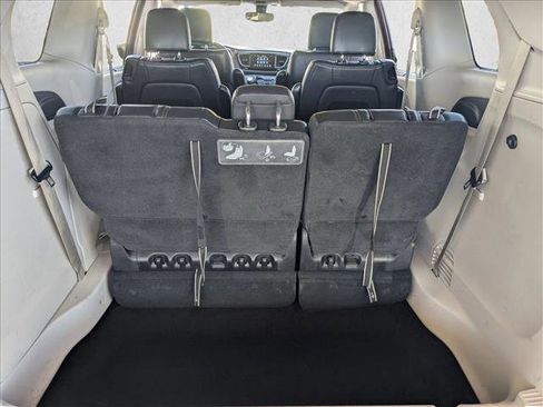 Used 2020 Chrysler Pacifica Touring-L FWD image 6