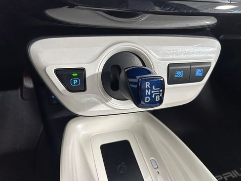 Certified 2016 Toyota Prius Four w/ Advanced Technology Package FWD image 27