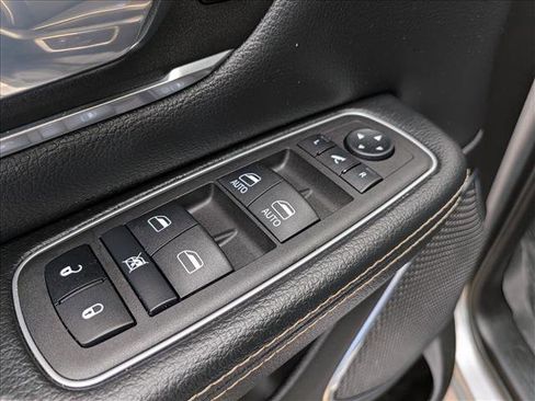 Used 2024 RAM 1500 Laramie AWD/4WD image 31