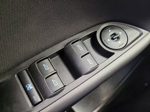 Used 2018 Ford Focus SEL w/ Cold Weather Package FWD image 27