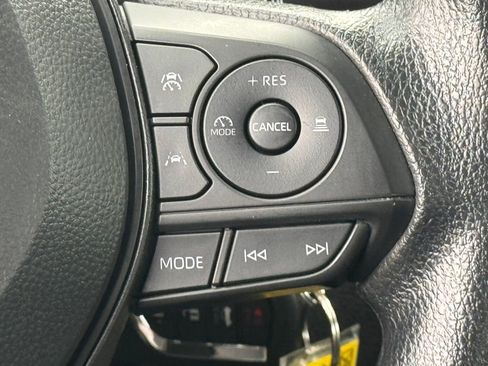 Used 2025 Toyota Corolla LE image 17