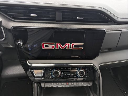 New 2026 GMC Sierra 2500 AT4X w/ LPO, Black Badging Package AWD/4WD image 26