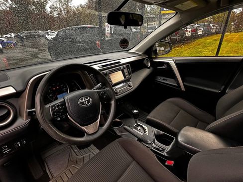 Used 2015 Toyota RAV4 XLE image 18