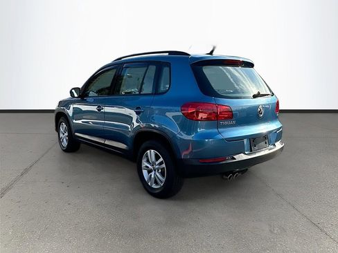 Used 2017 Volkswagen Tiguan S image 5
