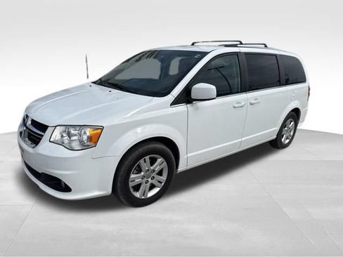 Used 2019 Dodge Grand Caravan SXT FWD image 2