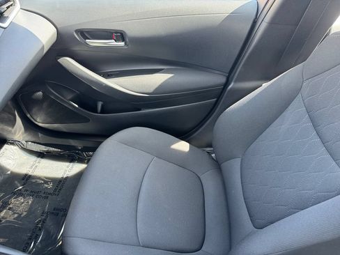 Used 2021 Toyota Corolla LE FWD image 30