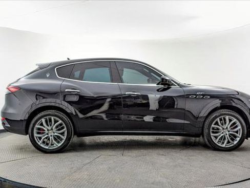 Used 2022 Maserati Levante GT image 8