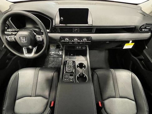 New 2025 Honda Pilot Touring image 16
