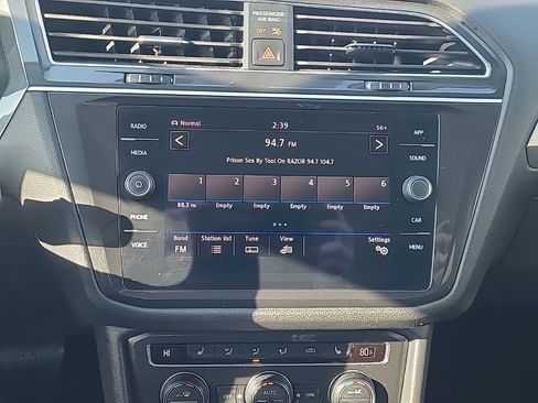 Used 2019 Volkswagen Tiguan SE w/ Panoramic Sunroof Package image 21