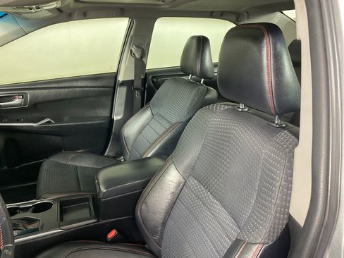 Used 2015 Toyota Camry SE image 9