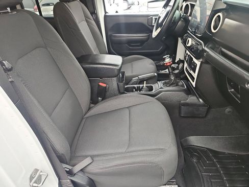 Used 2021 Jeep Gladiator Sport AWD/4WD image 19