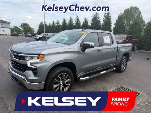 Used 2023 Chevrolet Silverado 1500 LT w/ Convenience Package II AWD/4WD image 1