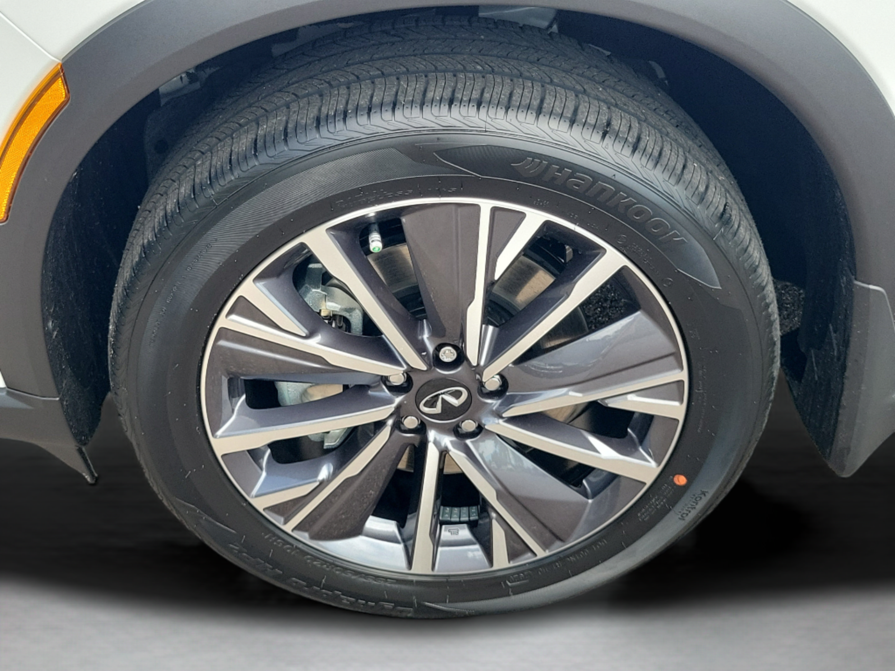 New 2027 INFINITI QX60 Luxe w/ Cargo Package FWD image 25