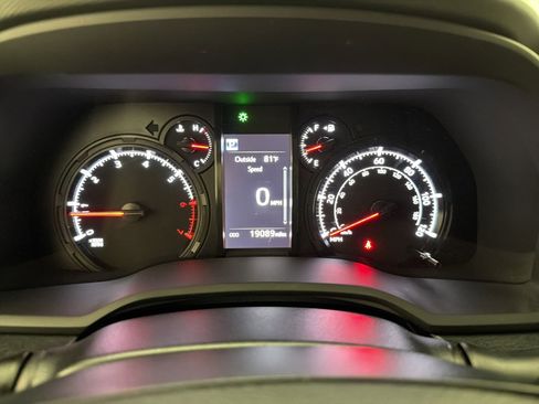 Used 2024 Toyota 4Runner SR5 AWD/4WD image 16