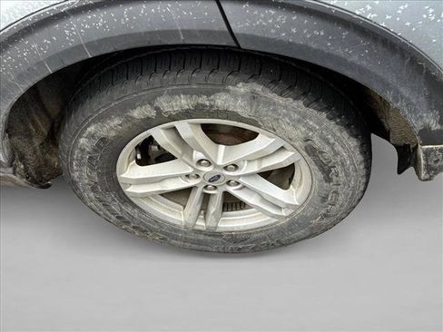 Used 2020 Ford Explorer XLT image 7