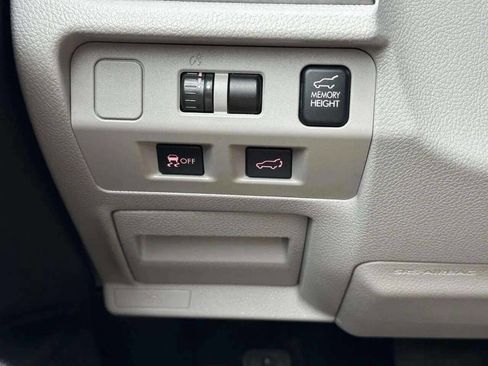 Used 2015 Subaru Forester 2.5i Limited image 32