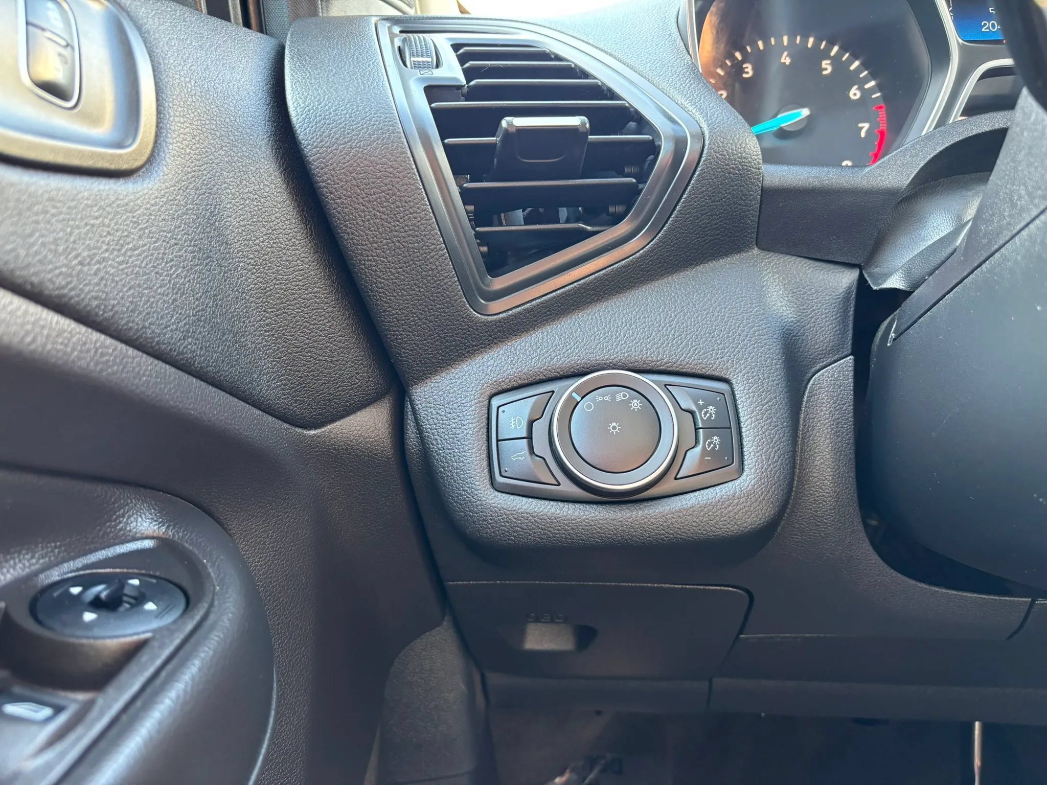 Used 2018 Ford Escape SE AWD/4WD image 23