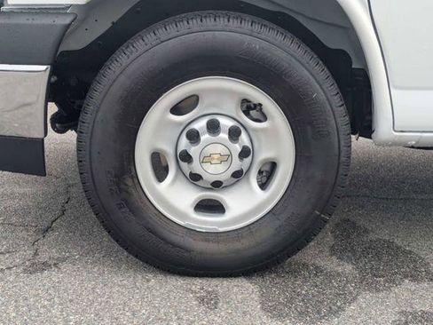 New 2026 Chevrolet Express 2500 RWD image 12
