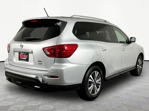 Used 2018 Nissan Pathfinder SV AWD/4WD image 6