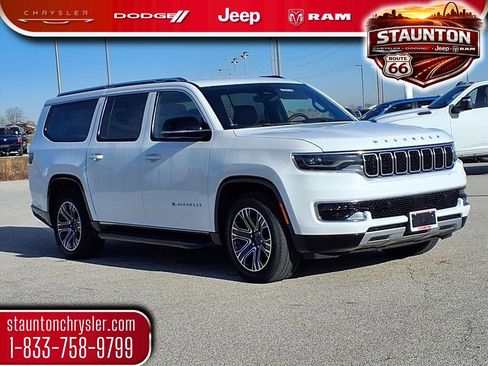 Used 2024 Jeep Wagoneer L Series II w/ Flexible Seating Group image 1