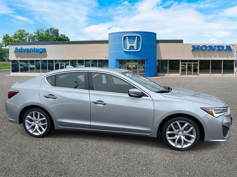 Used 2021 Acura ILX image 3