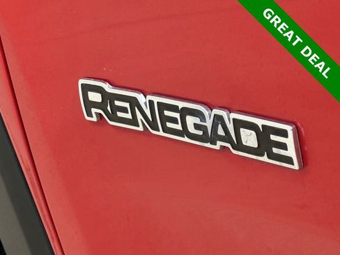 Used 2016 Jeep Renegade Latitude w/ Advanced Technology Group AWD/4WD image 11