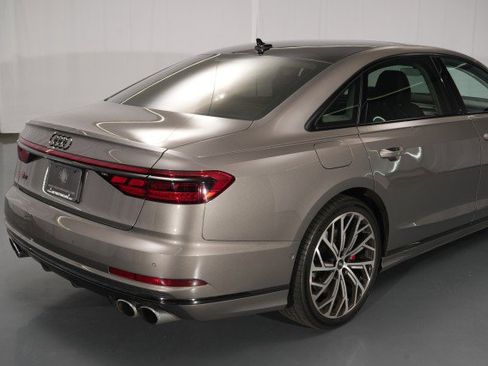 Used 2021 Audi S8 L w/ S8 Executive Package AWD/4WD image 11