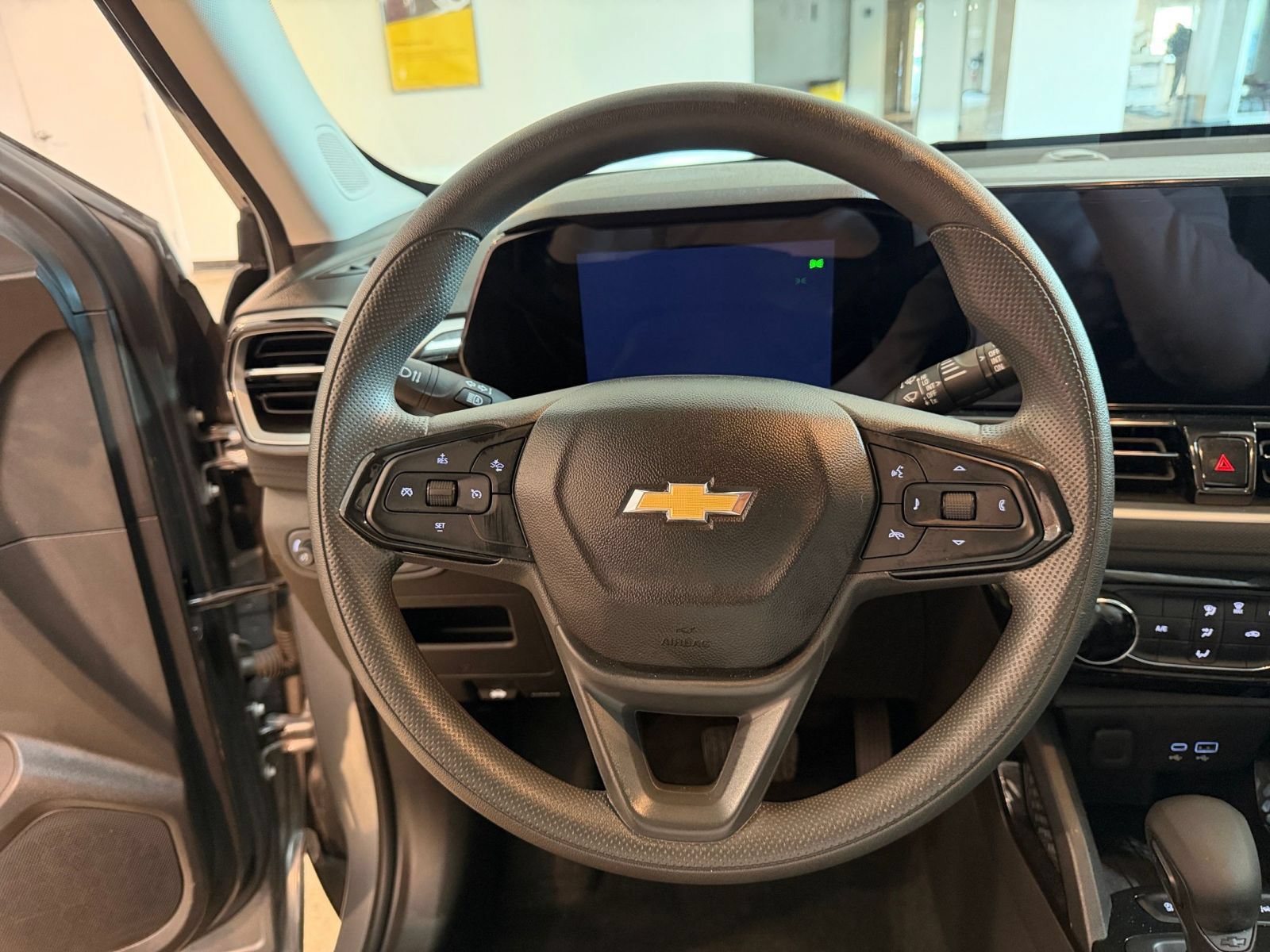 Used 2025 Chevrolet TrailBlazer LT FWD image 26
