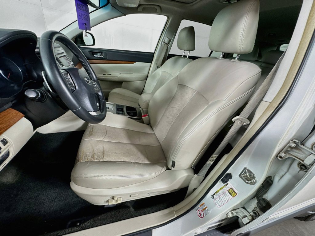 Used 2014 Subaru Outback 2.5i Limited AWD/4WD image 25