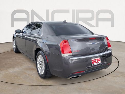 Used 2018 Chrysler 300 Touring w/ Driver Convenience Group RWD image 11