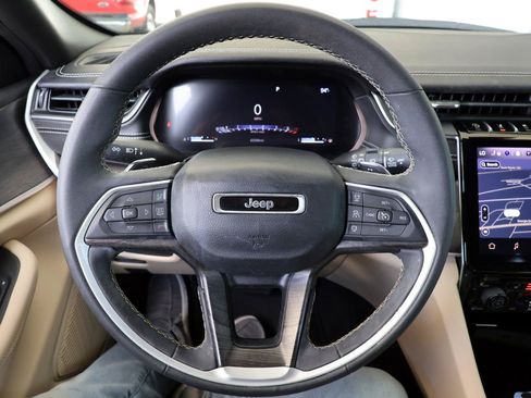 Used 2023 Jeep Grand Cherokee Limited AWD/4WD image 26
