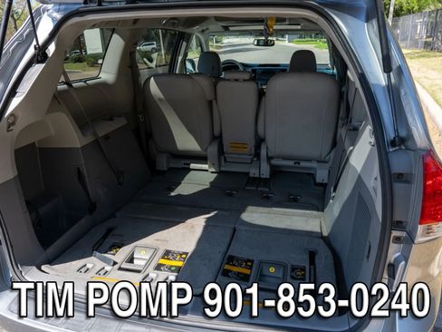 Used 2011 Toyota Sienna XLE w/ Entertainment Pkg FWD image 16